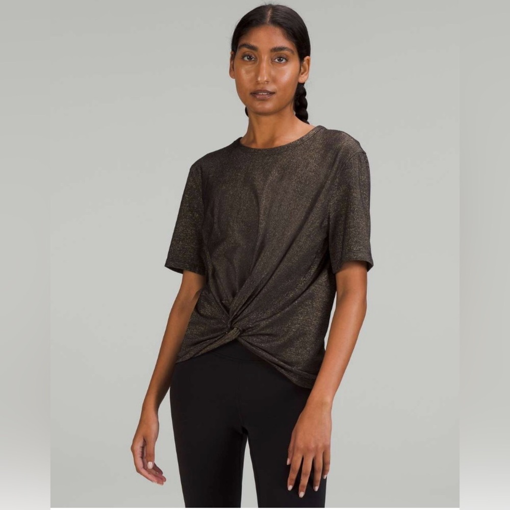 NWOT Lululemon Crescent T-Shirt *Spark in Black/Gold